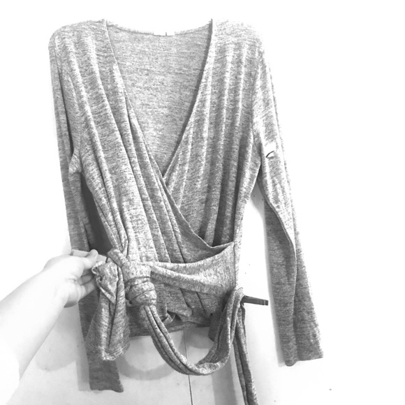 GAP🤍Pretty Grey VNeck Soft-Spun Wrapped Tie Waist - Picture 7 of 16